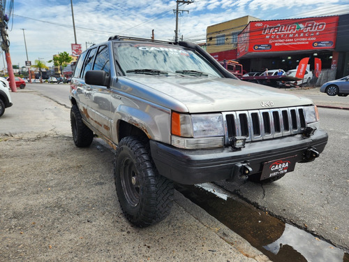 Jeep Grand Cherokee 4.0 Laredo 4x4 6i 12v Gasolina 4p Automá