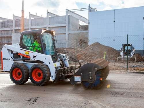 Imagen 7 de 17 de Minicargadora Bobcat, Desde
