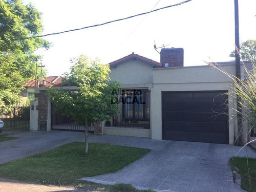Casa En Venta En 115 Ee/ 410 Y 410 Bis Villa Elisa - Alberto Dacal Propiedades