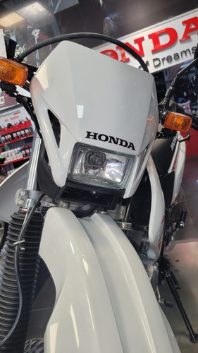 Imagen 7 de 15 de Honda Xr 250 Tornado 0km 2023 Performance Bikes