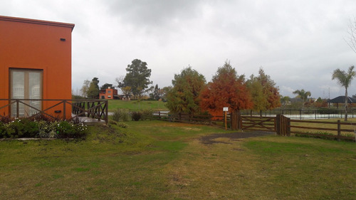 Club De Campo En Río Lujan