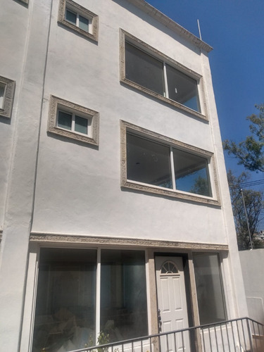 Imagen 2 de 12 de Oportunidad!!! Remato!!! Casa De 3 Pisos, Dentro De Un Conjunto, Buena Ubicación En Tecamachalco. Mejor Vista Del Conjunto.