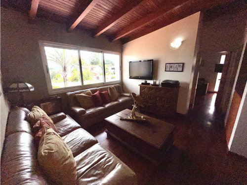 Se Alquila Casa 360m2 5h+s/4b+s/4pe Lomas De La Lagunita