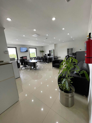 Imagen 2 de 29 de Oficina En Alquiler Torre Stratos 55 Mts2 Totalmente Equipada Av Bolivar Norte Valencia Trato Directo Con El Propietario.