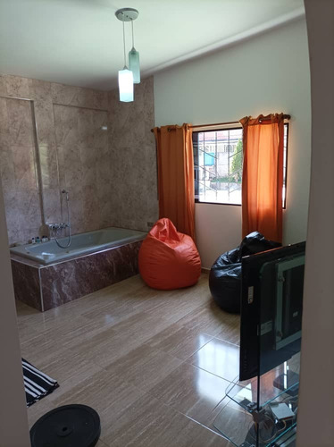 Imagen 12 de 16 de Se Vende Hermosa Casa Remodelada Urb Los Duraznos Los Teques.