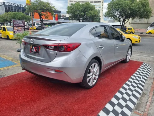 Mazda 3 TOURING 2.0 MT