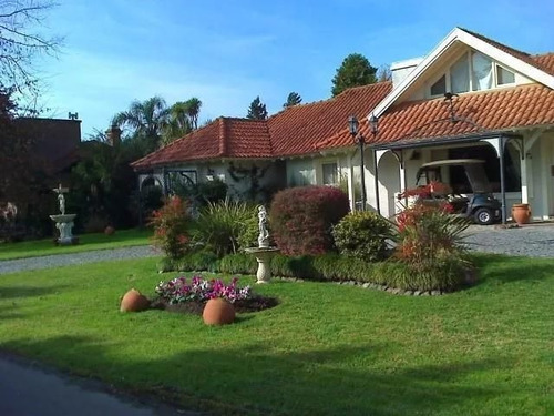 Casa 6 Ambientes Con Cocheras
