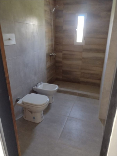 Imagen 16 de 17 de Casa En Venta De 3 Dormitorios C/ Cochera En Guernica