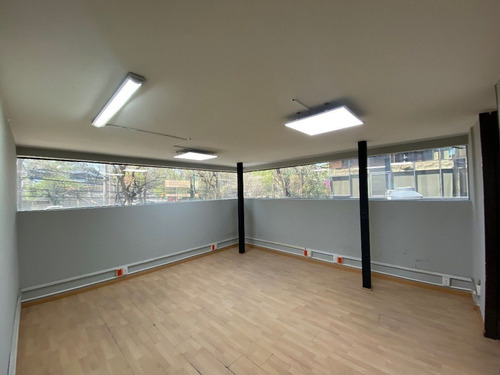 Excelente Oficina De 250 M2 En Prado Norte