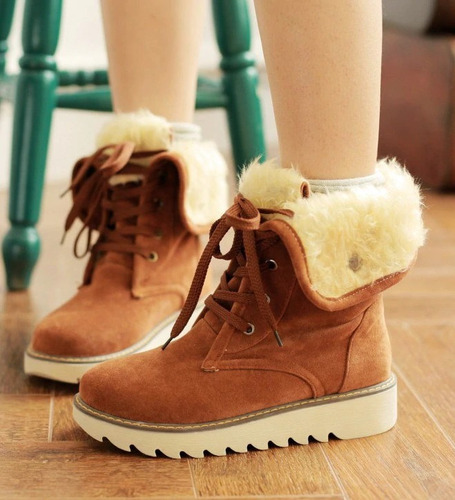 Botas Con Relleno Con Diseño Que Se Dobla. Plataforma. 24