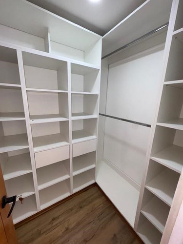 Casa En Arriendo De 4 Dorm 3 B. En Condominio Olivar