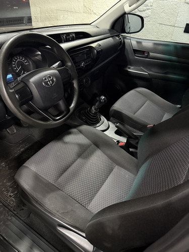 Toyota Hilux 2.7 Cabina Doble Sr Mt