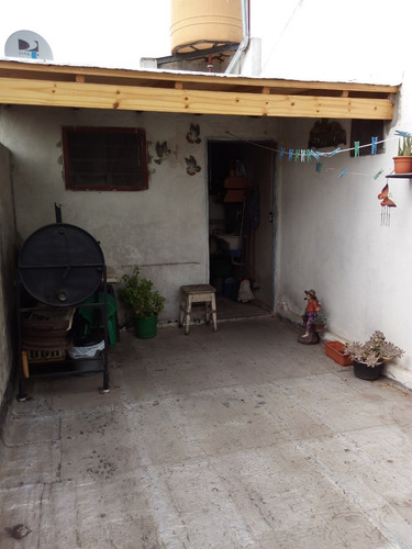 Imagen 13 de 14 de Casa De 5 Amb. Y Dpto. De 4 Amb.// . Lo Escuchamos!!!