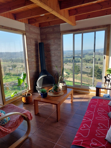 Hermosa Parcela Con Casa De 2 Pisos