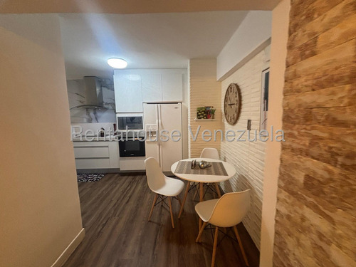 Apartamento En Venta Prados Del Este 25-21644. Jt