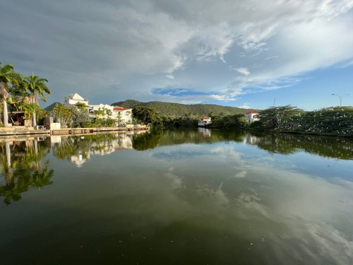 Casa En Venta Lecheria C R Las Villas