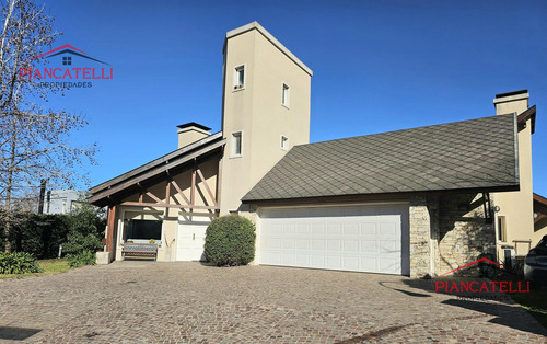 Venta De Casa En San Barrio San Patricio Con Hermoso Parque