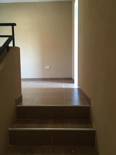 Alquiler Duplex De Dos Dormitorios Con Patio En Devicenzo Chico!