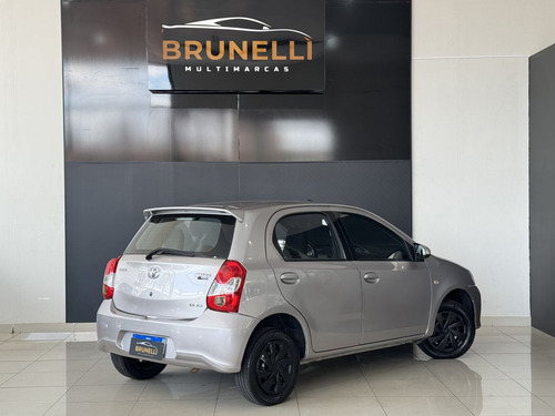 Toyota Etios ETIOS XS 1.5 Flex 16V 5p Mec.