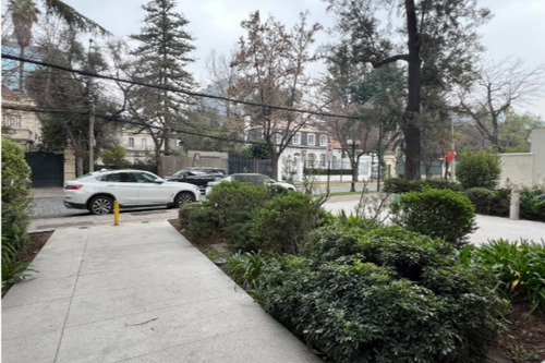 Local Comercial En Arriendo En Providencia 202,14 M2