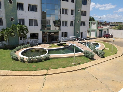 Imagen 1 de 13 de Townhouse En Un Conjunto Privado Con Ubicación Estratégica. Mls 22-14951 04120656408