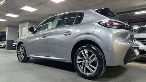 Peugeot 208 1.6 Feline Tiptronic