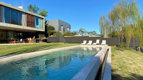 Casa En Venta Cabos Del Lago, Al Agua.