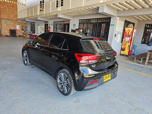 Kia Rio 1.4 Zenith Hb 5 p