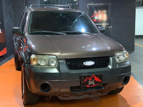 Imagen 2 de 10 de Ford Escape .