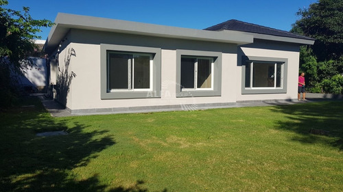 Imagen 3 de 23 de Casa En Venta En Playa Mansa - Punta Del Este