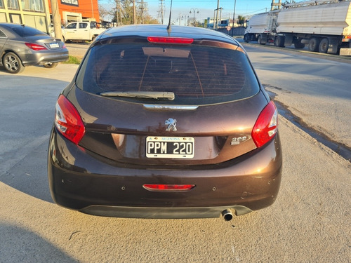 Imagen 8 de 25 de Peugeot 208 2016 1.6 Feline Pack Cuir