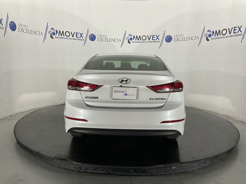 Imagen 11 de 15 de Hyundai Elantra 2018 2.0 Gls Mt