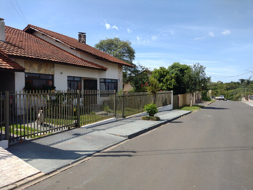 Casa Alto Padrão - 900 Metros De Terreno - Carambeí-pr