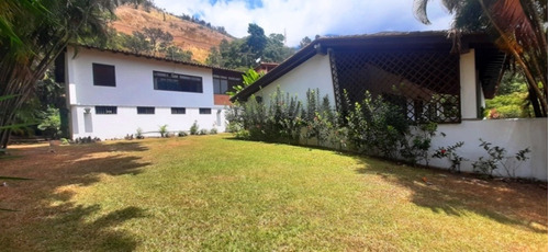 Casa En Venta Urb. Los Chorros C-19830