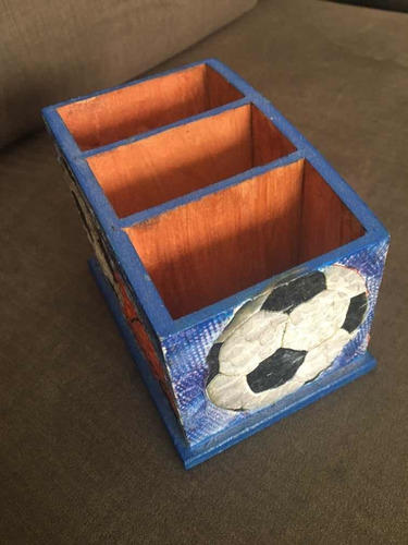 Imagen 2 de 3 de Porta Lápices Fútbol Nacional Excelente Calidad