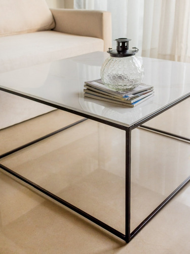 Imagen 3 de 5 de Mesa Ratona Simil Marmol Y Hierro. Estilo Minimal Moderno