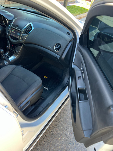 Chevrolet Cruze 1.8 Lt Mt 5 p