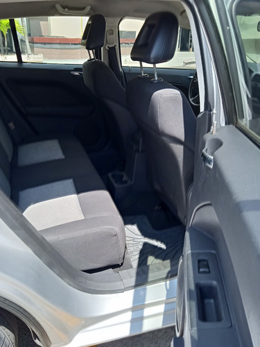 Imagen 13 de 18 de Dodge Caliber Le