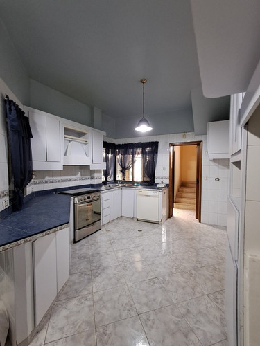 Vende Casa Urbanización Los Sauces. V.l.