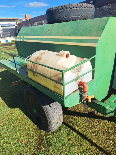 Vendo Chango De Gasoil John Deere De 1.500 Litros Con Bomba.