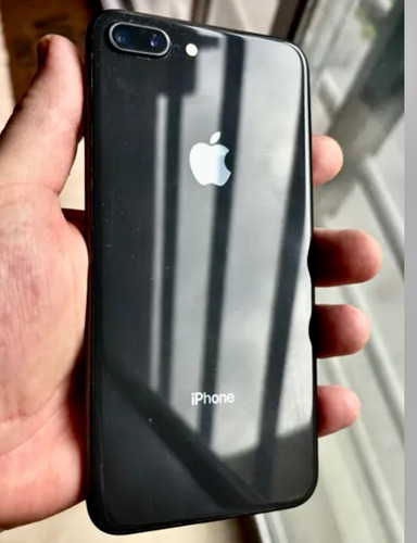 iPhone 8 Plus Gris Oscuro (Usado)