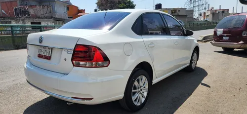 Volkswagen Vento 1.6 Highline At