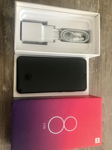 Xiaomi Mi 8 Lite Dual Sim 64 Gb Preto 4 Gb Ram Usado