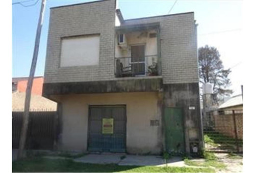 Imagen 2 de 3 de Local En Pb Y Dpto De 3 Ambientes En Pa
