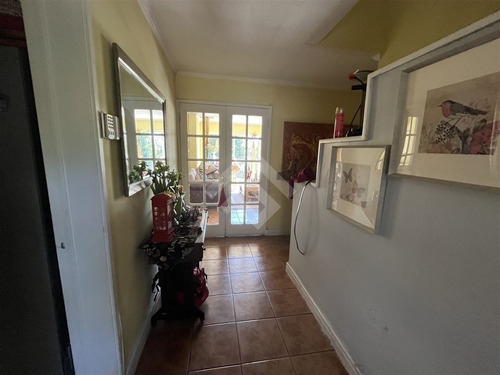 Casa En Venta De 6 Dorm. En La Florida