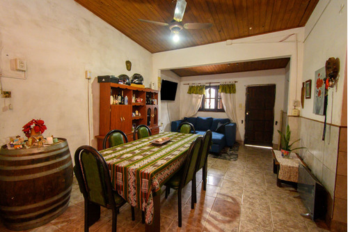 Remax Vende Casa De Dos Dormitorios En Santo Tomé!