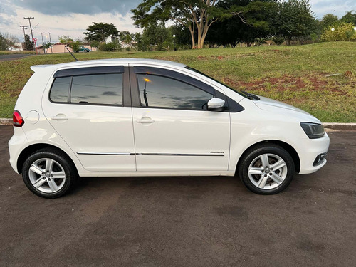 Imagem 4 de 13 de Volkswagen Fox Highline 1.6 16v Msi (flex)