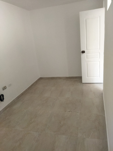 Departamento En San Borja, Mini Departamento En San Borja, Departamentos En San Borja, En Avenida Rosa Toro Cuadra 9 Cruce Con Canada Cuadra 35, Excelente Zona Comercial Todo A La Mano