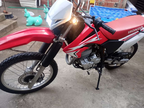 Permuto Por Auto, Ofertas Razonables. Se Va Transferida.