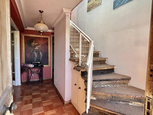 2 Locales Comerciales + Casa De 2 Pisos Con Jardín